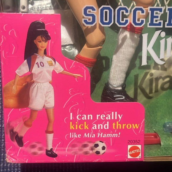 Mattel Soccer Kira Barbie 1998 Edition Womens World Cup FIFA - Picture 4 of 5